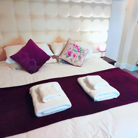 Dolgun Uchaf Historic B&B And Cottages With Boutique Bedrooms In The Heart Of Snowdonia-3