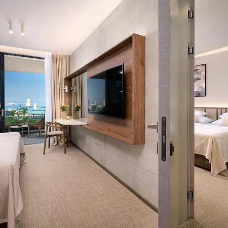Grand Hotel View-2
