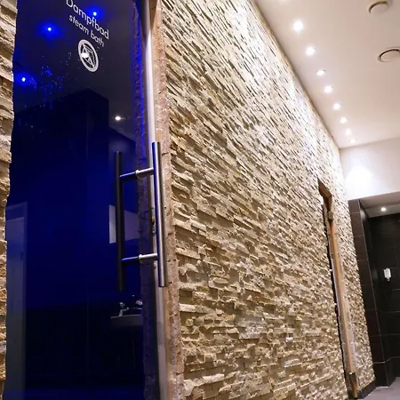 Best Western Premier Central Hotel Leonhard-3