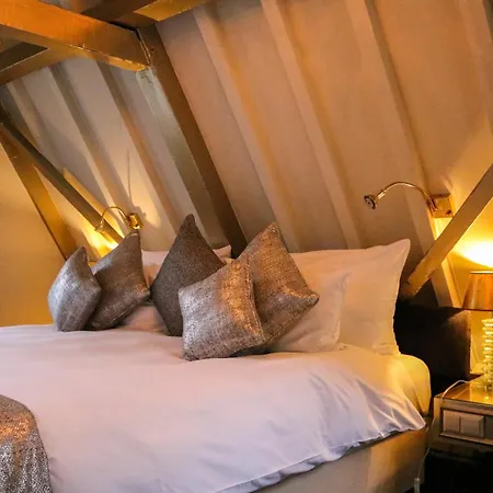 Ambassade Hotel-3