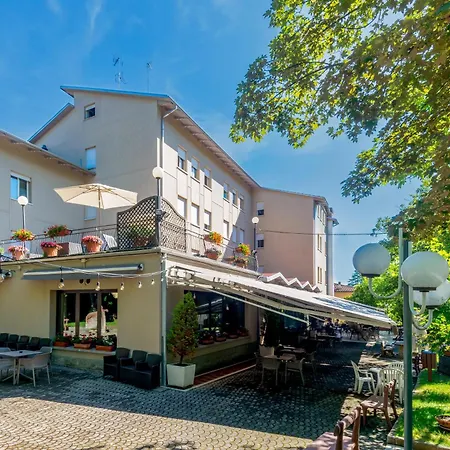 Hotel Falco D'Oro-3