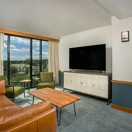 Merriweather Lakehouse Hotel, Autograph Collection-2