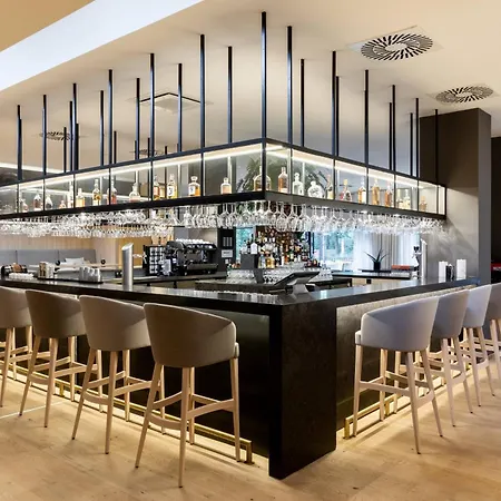 Ac Hotel By Marriott Berlin Humboldthain Park-3