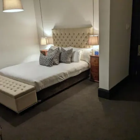 Hotel Etico At Mount Victoria Manor-3
