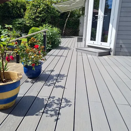 Brookside Guest House & Mini Spa-2