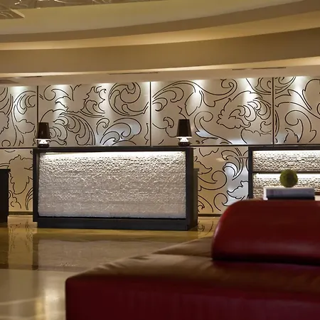 Renaissance Newark Airport Hotel-3