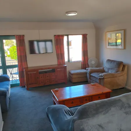 Akaroa Village Inn-2