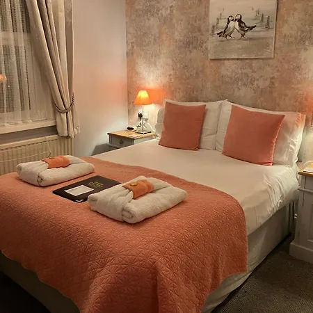 Cliveden Guest House-3