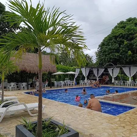 HOSTERIA y Camping PIEDRAS VERDES-3