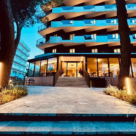 Hotel Noir - Free Brunch & Breakfast Until 13-00 - Vicinissimi A Mirabilandia-2
