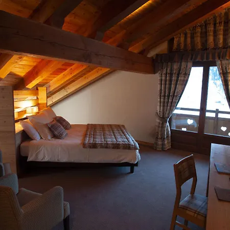 La Madonnina Del Gran Paradiso Wellness Hotel-2