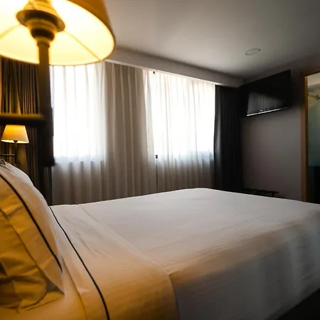 Hotel Canada-2