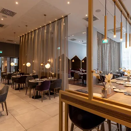 Plaza Premium Munchen-2