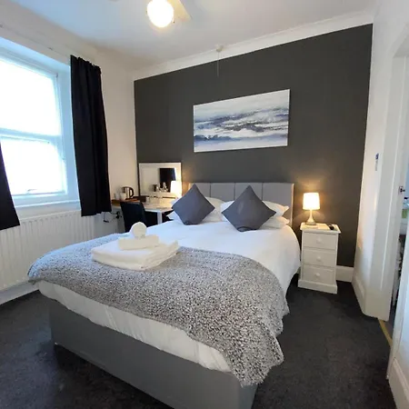Heathcliff House B&B Exclusively For Adults Free Large Carpark-2