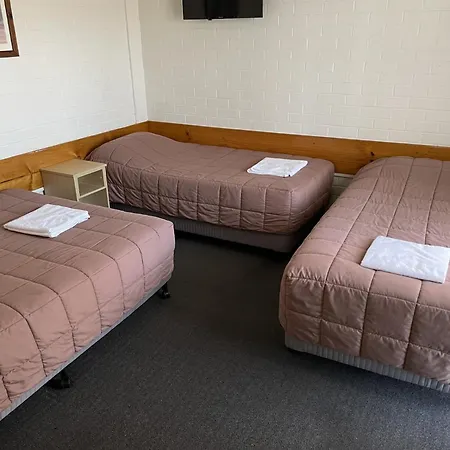 Homestead Motel-3