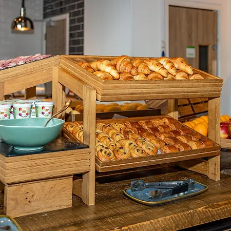 Holiday Inn London West By Ihg-3