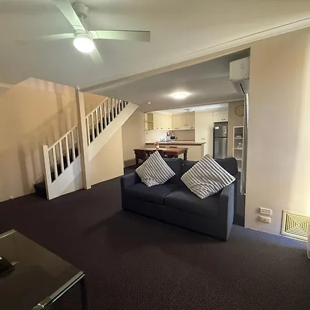 Harbour Sails Motor Inn-2