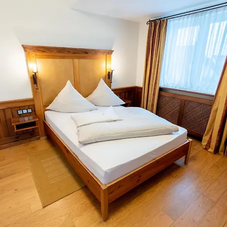 Hotel Hirsch-2