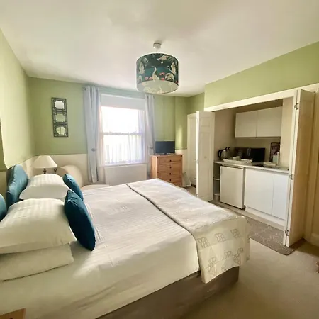 Buckingham Lodge Guest House-3