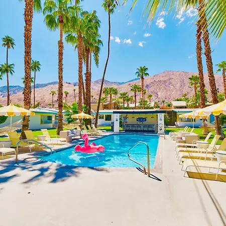 A PLACE IN THE SUN Hotel - ADULTS ONLY Big Units, 24h Heated Pool&Spa in 1 Acre Park Prime Location, DOG Friendly, TOP Midcentury Modern Boutique Hotel-3