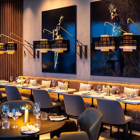 Radisson Blu Hotel At Porsche Design Tower Stuttgart-2