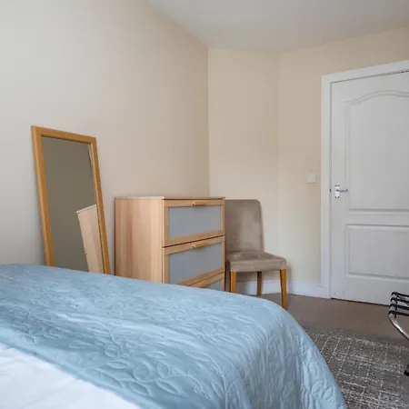 Battersea Power Station Apartment-2