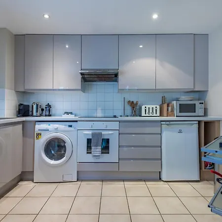 Battersea Power Station Apartment-3
