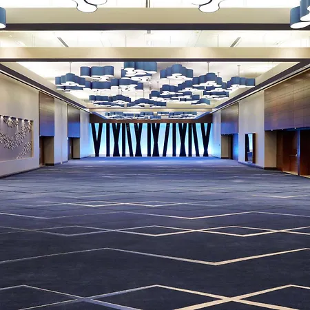 Doubletree By Hilton Montreal-2