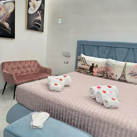 Nuance Suite & Rooms-3
