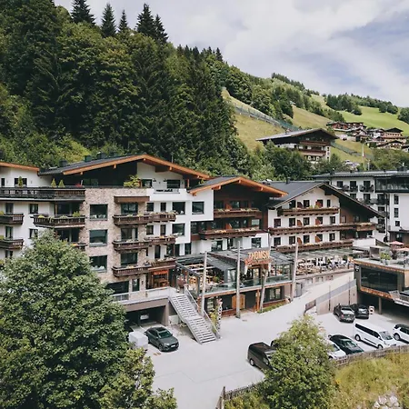 THOMSN-Alpine Rock Hotel-3