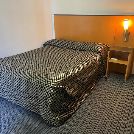 Comfort Inn & Suites Goodearth Perth-3