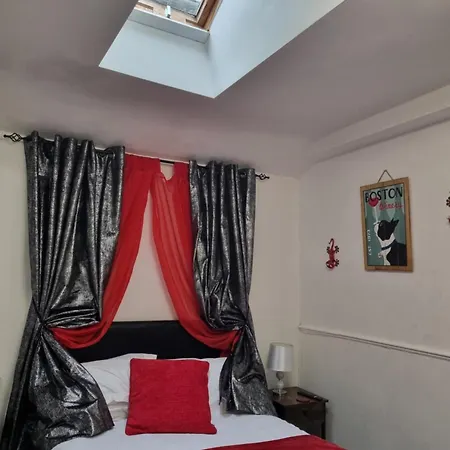 Virginia Cottage Guest House-3