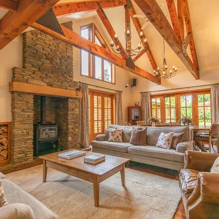 Wanaka Homestead Lodge & Cottages-2