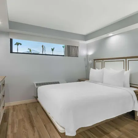 Best Western Plus Beach Resort-2