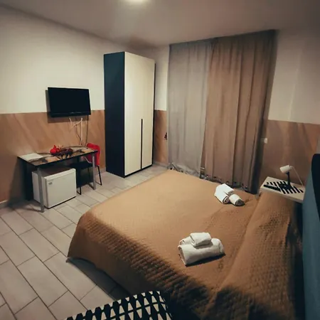 Neapolis Center-3