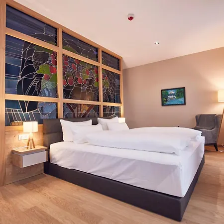 Seehotel Maria Laach-3