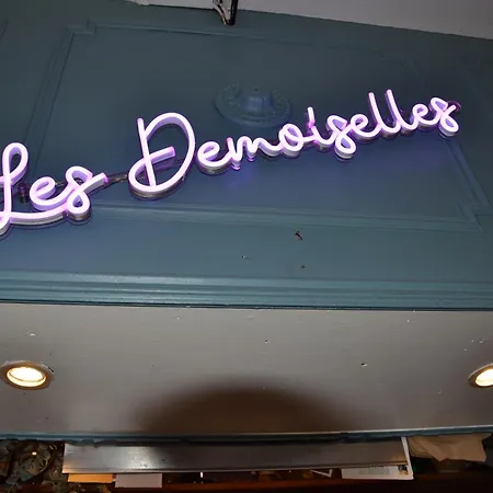 Les Demoiselles-3