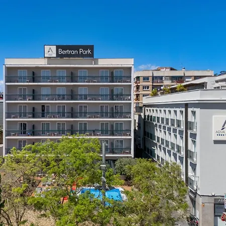 AQUA Hotel Bertran Park-3