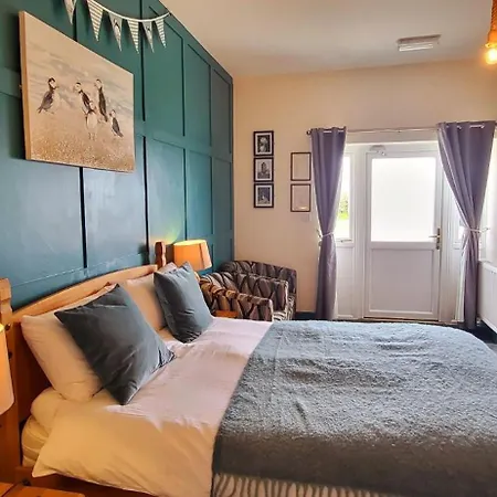 Ensuite Bed And Breakfast Rooms At The Ring Pub-3