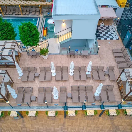 Club Big Blue Suit Hotel-2