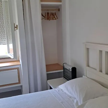 La Locandina-2
