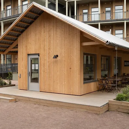 Waterfront Cabins Studio Apartments-3
