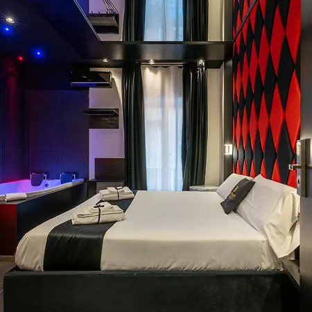 Maximum Hub Suite&Spa-3
