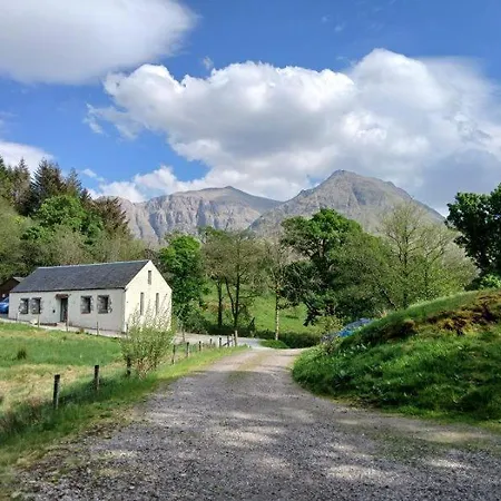 Heart Of Glencoe Holidays-3