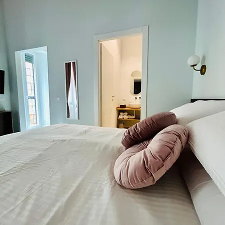 Aura Roma-3