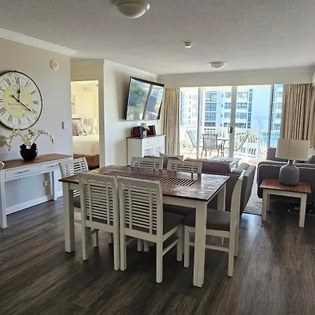Broadbeach Holiday Apartments-2