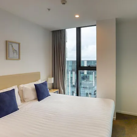 Ramada Suites By Wyndham Victoria Street West-3