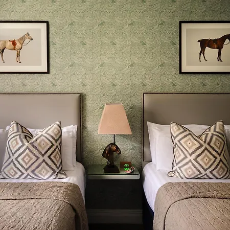 Horse & Jockey Hotel-2