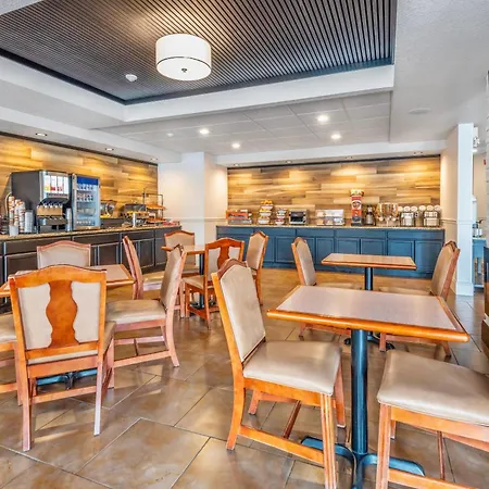Comfort Inn & Suites Thousand Islands Harbour District-3