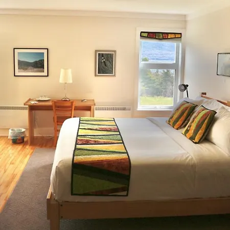Neddies Harbour Inn-3